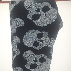 Lularoe paisley skull leggings🦄